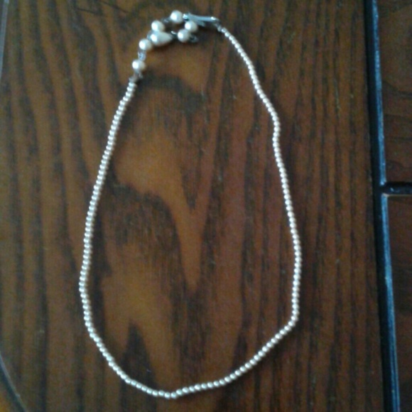 Vintage mid- century old faux small pearls all in good shape! Beautiful - Picture 4 of 6
